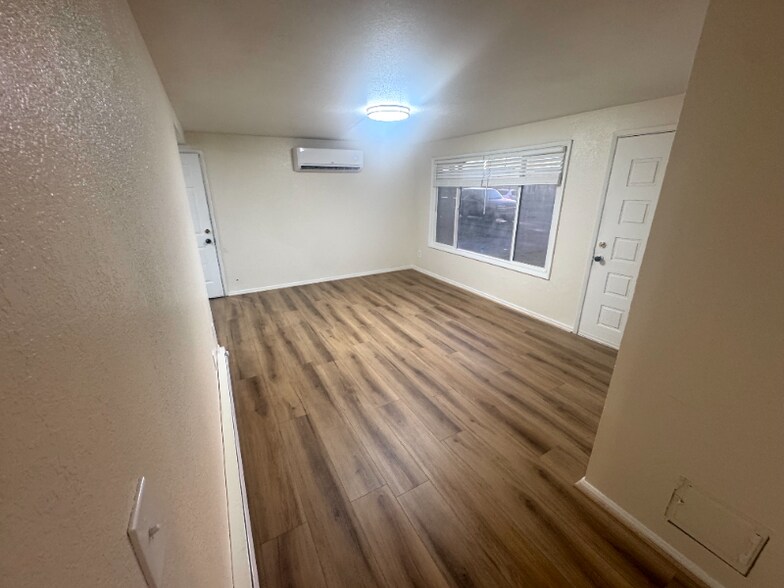 Building Photo - 1119 S Alderwood Dr