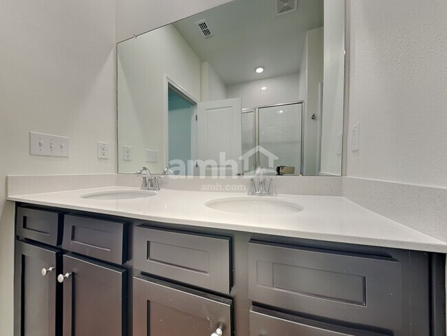 Building Photo - 6385 Emerald Hills Way