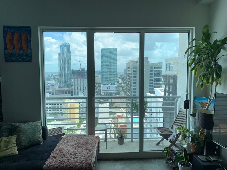 Building Photo - 133 NE 2nd Ave