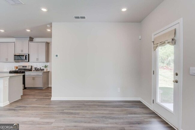 Building Photo - 1325 Lyon Wy Dr