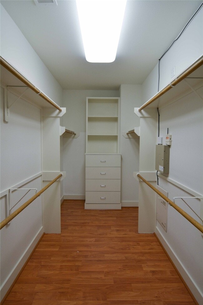 Building Photo - 5427 Kansas St