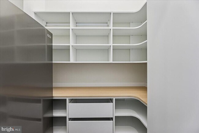 Building Photo - 4428 Albemarle St NW