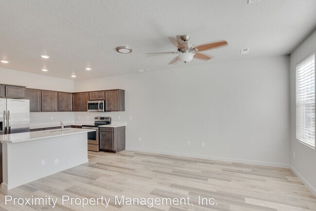 Building Photo - 3 br, 2.5 bath House - 11218 W. Knightsbri...