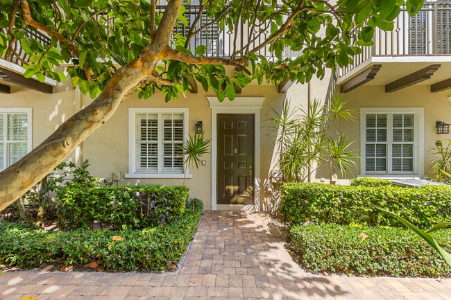 Building Photo - 65 SE 5th Ave