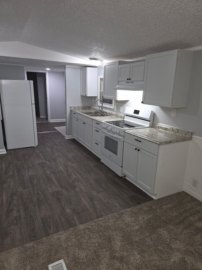 Building Photo - 125 Lindell Way