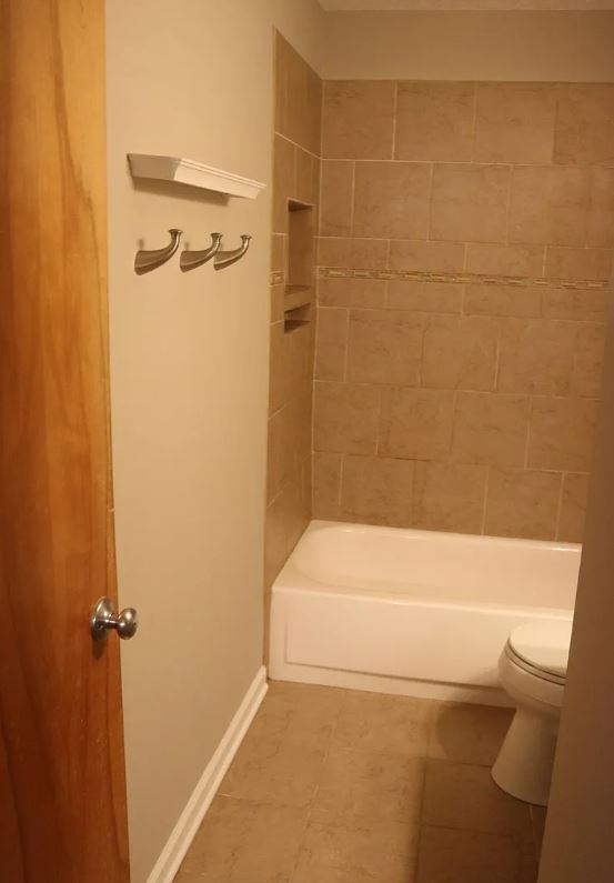 Upstairs Bathroom, Shower, & Tub - 10806 Seward St