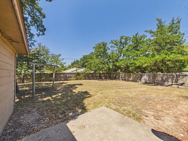 Building Photo - 1013 San Benito Dr