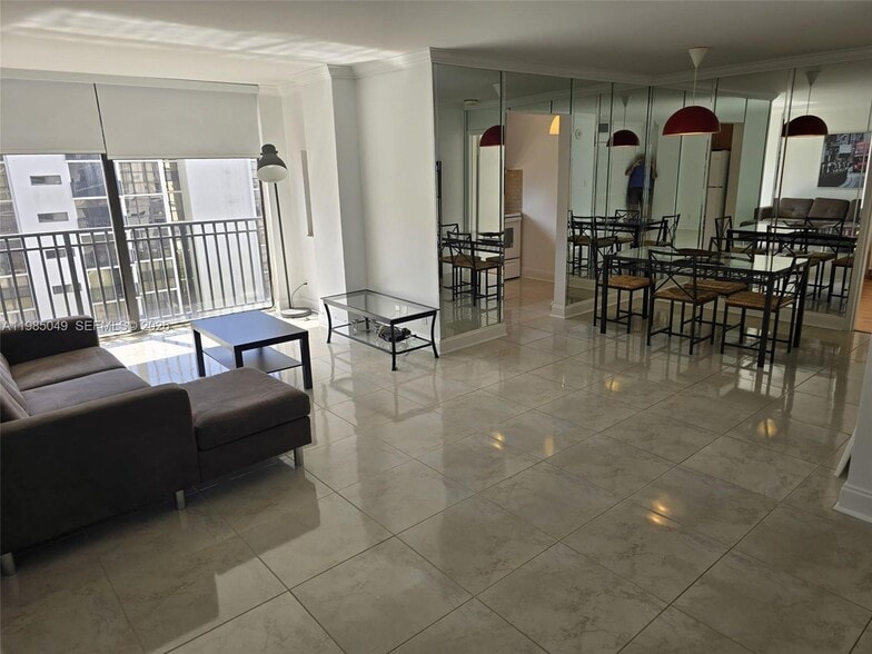 Building Photo - 16919 N Bay Rd