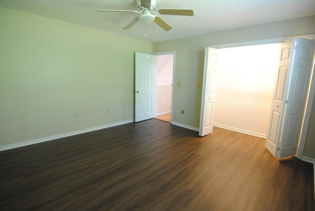 Building Photo - 78 Cadogan Way