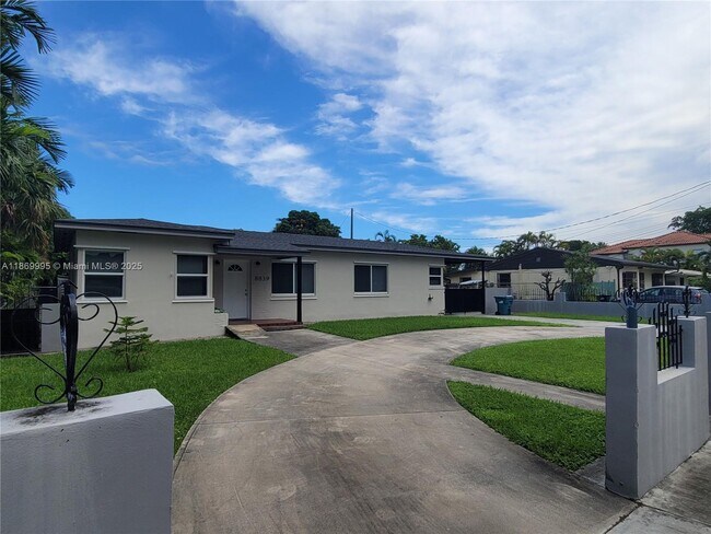 Building Photo - 8839 SW 28th St