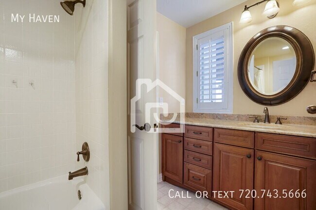 Building Photo - 2064 S Robb Way