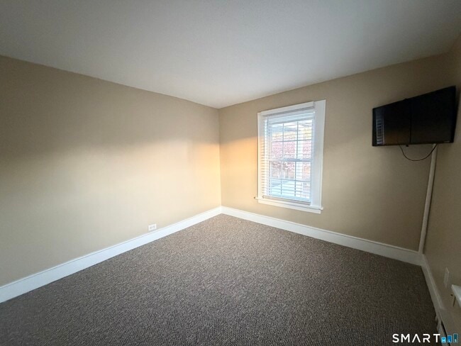 Building Photo - 38 Twining St