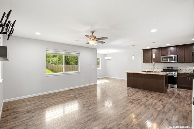 Building Photo - 1553 N Ravens Best Cir