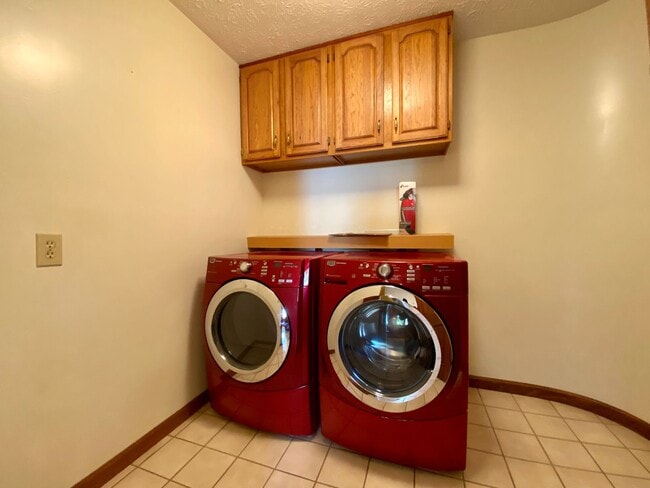 Building Photo - Available April 28th, 2026!