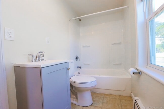 Building Photo - 257 Litchfield St