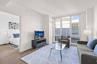 Building Photo - 57 Bank St