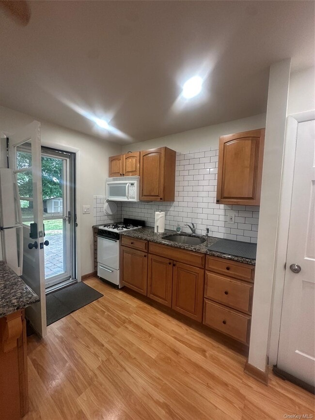 Building Photo - 733 Jacqueline Dr