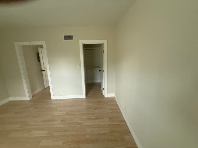 Building Photo - Lovely Denver Heights 3 Bed Home