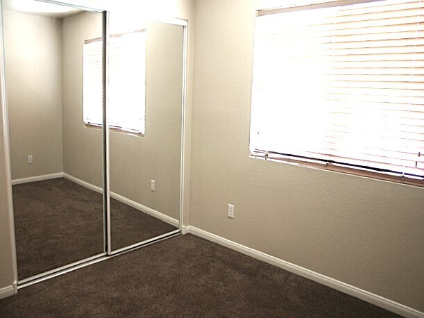 Building Photo - 9876 Vermillion Cliffs Ave