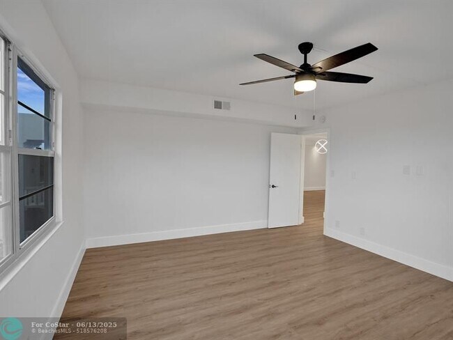 Building Photo - 3305 Aruba Way