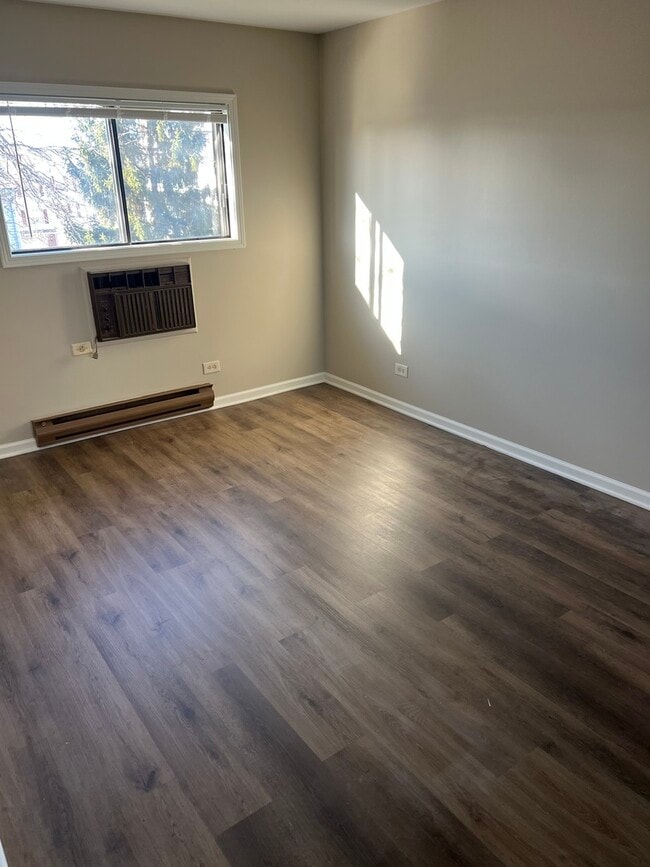 Building Photo - 1110 Cedar St