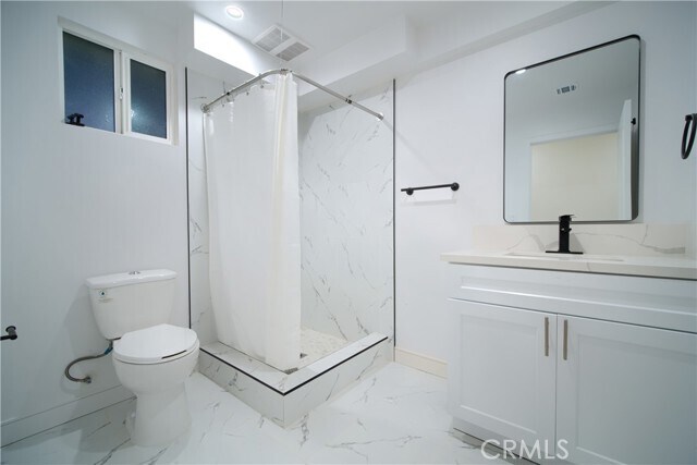 Building Photo - 803 E 84th Pl