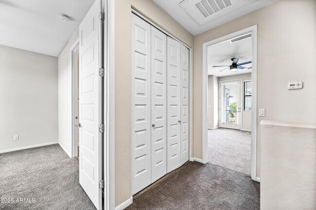 Building Photo - 2090 S Dorsey Ln