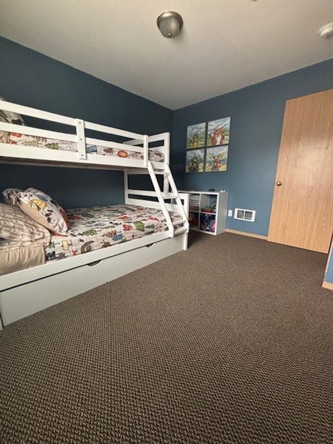 Building Photo - Charming 3-bedroom Dupont Home