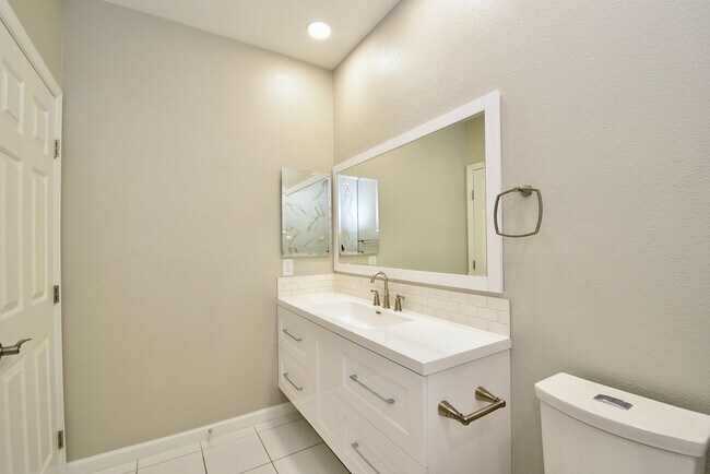 Building Photo - UPGRADED LOVELY 2 BED 2 BATH CONDO AT VISTANA
