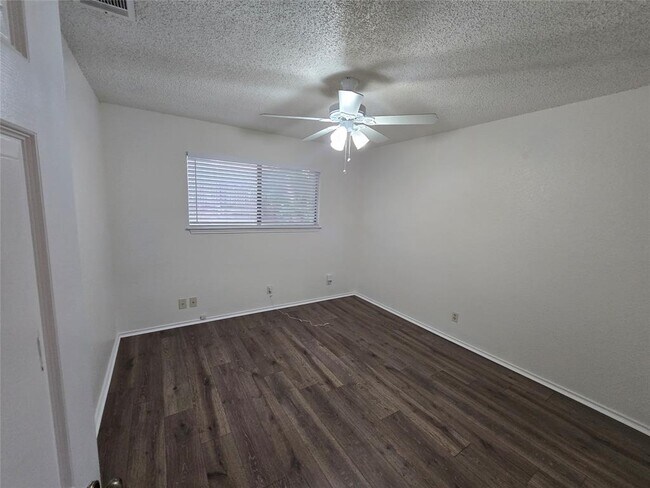Building Photo - 9406 Kempler Dr