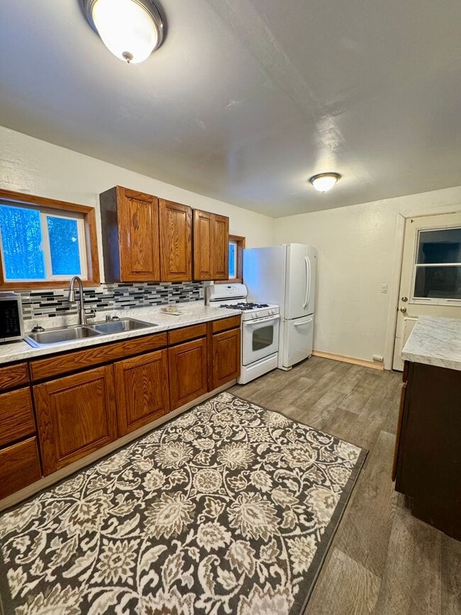 Building Photo - ADORABLE KENAI HOME