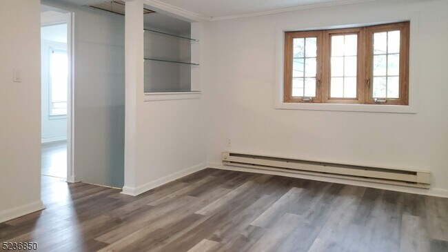 Building Photo - 15 Lindsley Rd