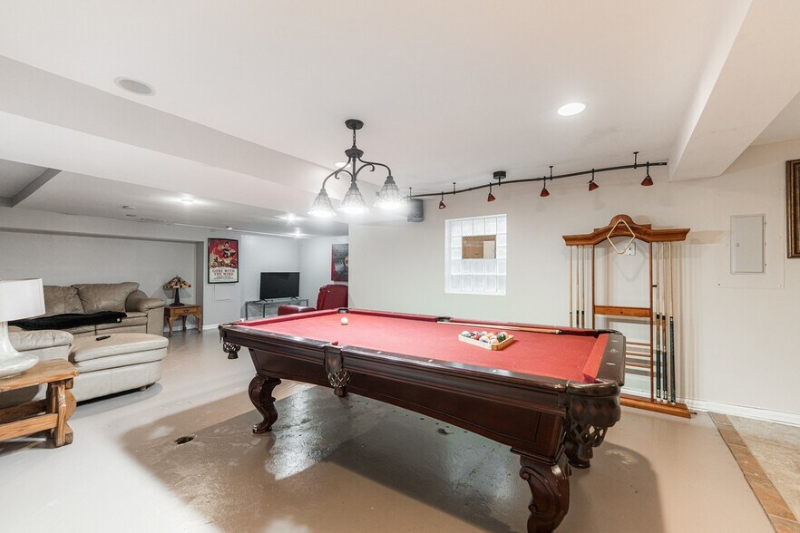 Building Photo - 1205 N Scarlet Ct