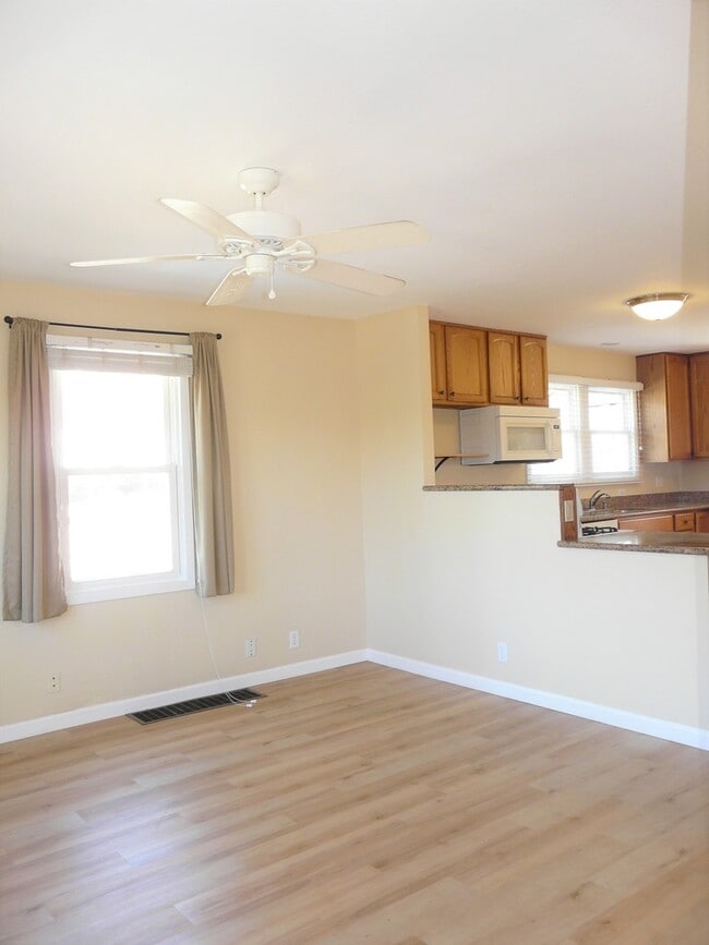 Building Photo - Updated 2 Bedrooms, 1 Bath Alta Heights Home Near Downtown Napa