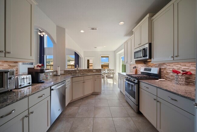 Building Photo - 1707 Benbrook Hollow Ln