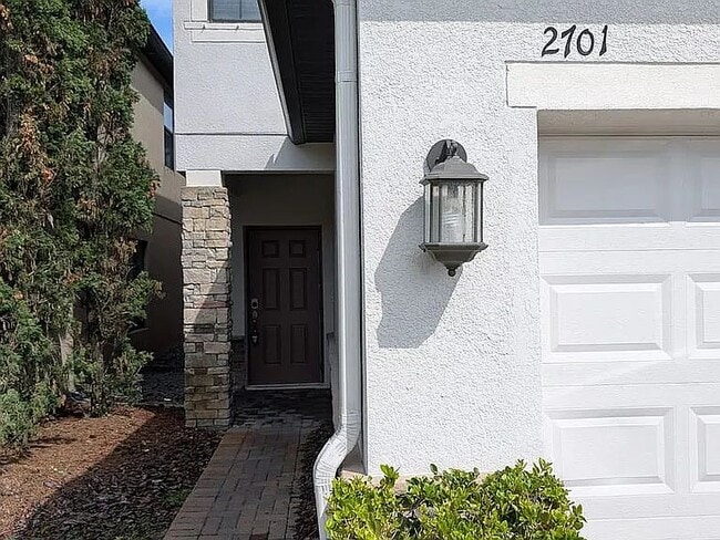 Building Photo - 2701 Hampton Green Ln