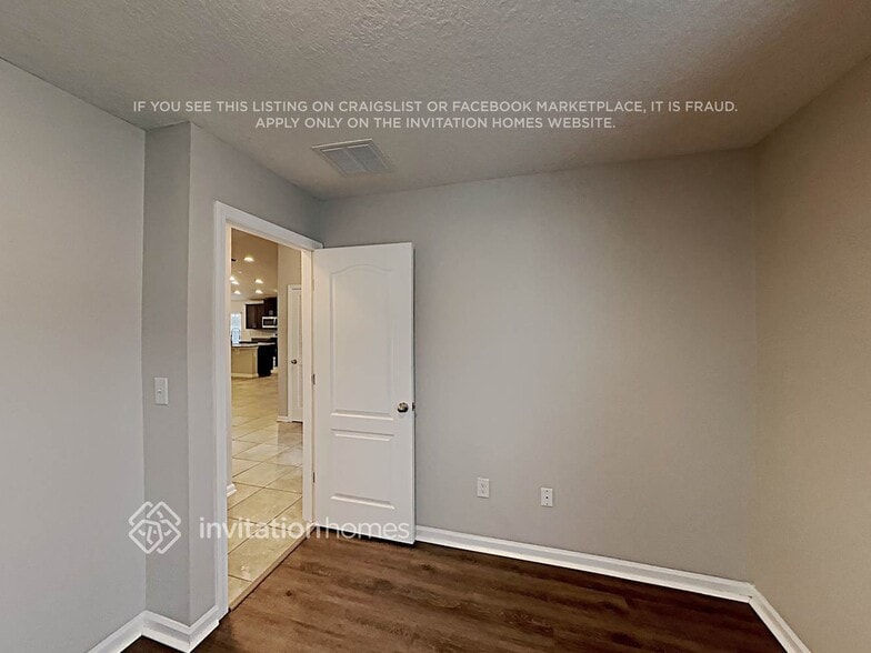 Building Photo - 306 Colorado Springs Way