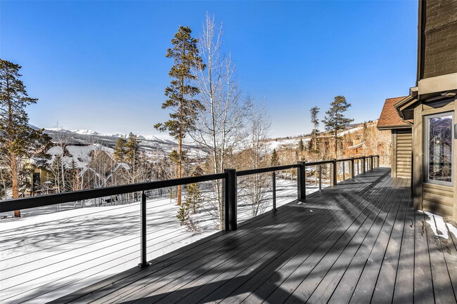 Building Photo - Fully Remodeled 4 bedroom Home in Hamilton...