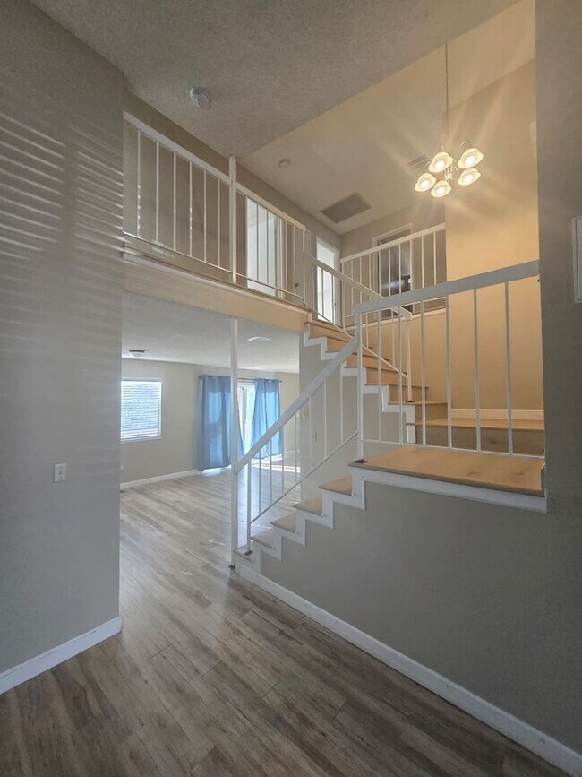 Building Photo - Spacious & Updated 4BD/2.5BA Home in Prime...
