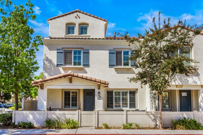 Building Photo - 1636 Avenida Aviare