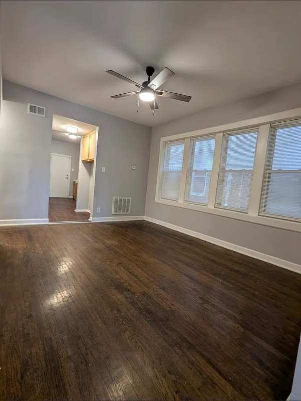 Building Photo - 7545 S May St