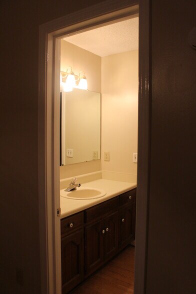 Building Photo - 359 Jamestown Manor Dr