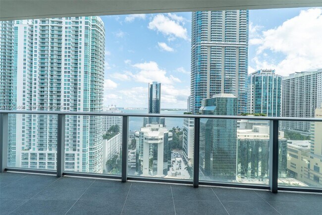 Building Photo - 1010 Brickell Ave