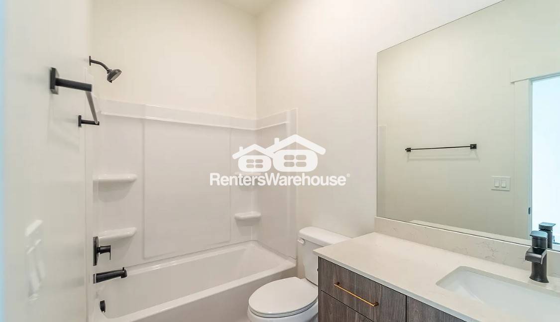 Building Photo - 544 N 600 W