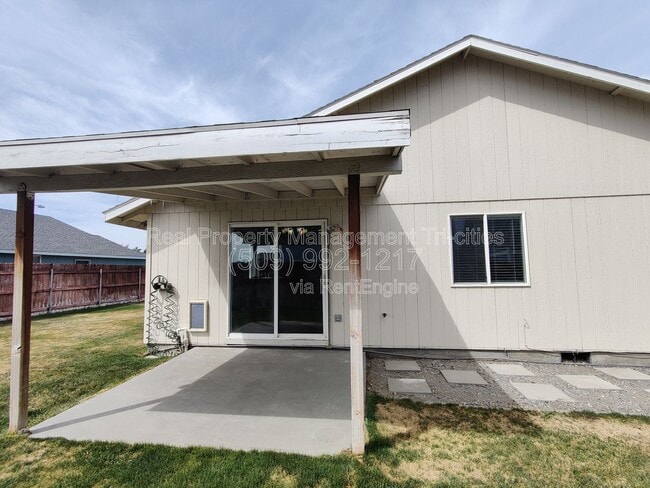 Building Photo - 7912 Redonda Dr