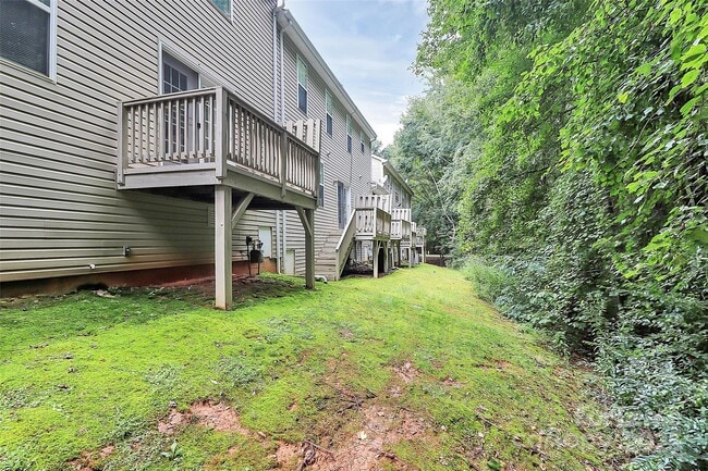 Building Photo - 16919 Commons Creek Dr