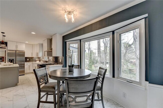 Building Photo - 3914 Granger Dr