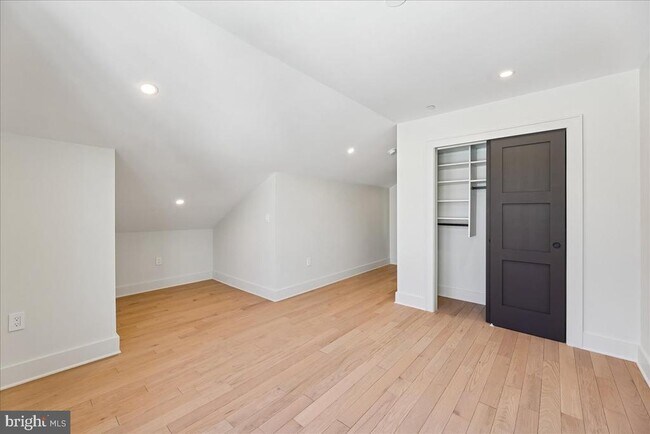 Building Photo - 4428 Albemarle St NW
