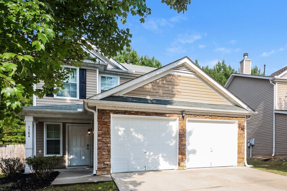 Building Photo - 5584 Bluegrass Dr