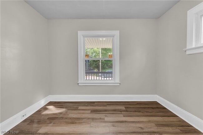 Building Photo - 12812 Parkhill Ave
